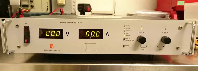 SM 70-22 — источник питания