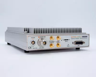 Signal Hound SM200C — анализатор спектра реального времени