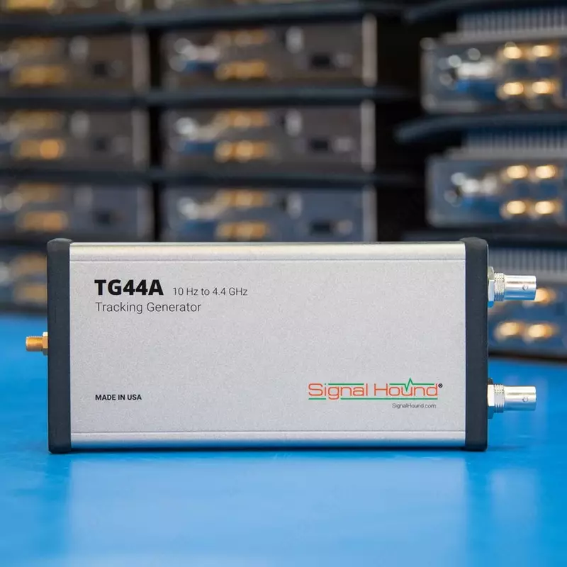 Signal Hound USB-TG44A — генератор сигналов