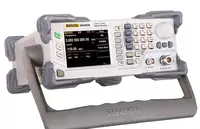 DSG836 — генератор сигналов высокочастотный