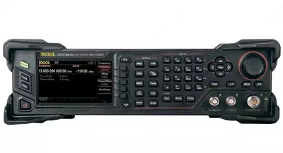 DSG3136B-IQ — генератор РЧ сигналов