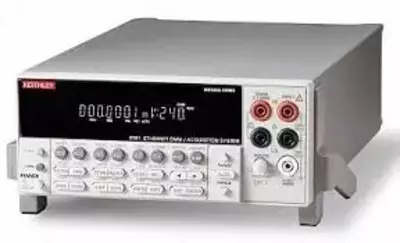 E 7700