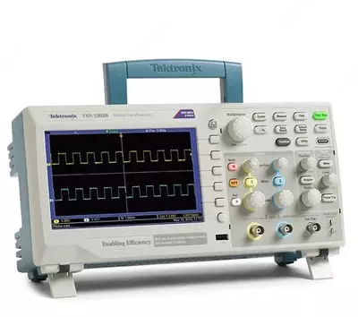 TBS1032B — цифровой осциллограф