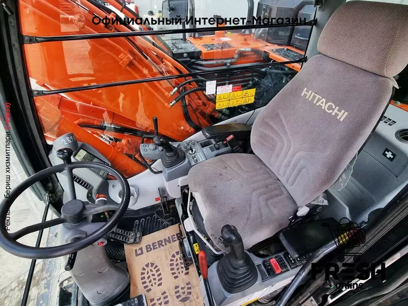 Колесный экскаватор Hitachi ZX140 W-6 4X4