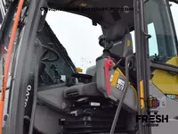 Колесный экскаватор Volvo EWR150E "Fresh online"©️