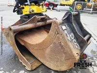 Гусеничный экскаватор Volvo EC300 E L "Fresh online"©️