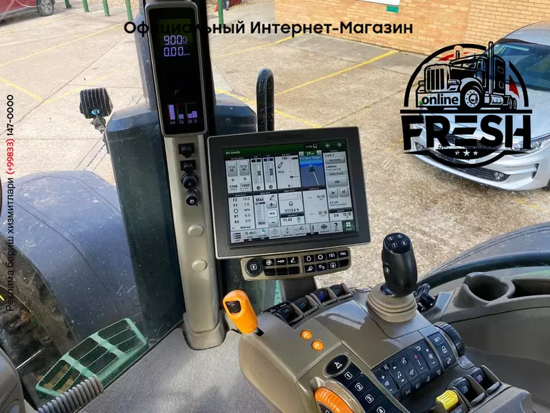 Колесный трактор John Deere 7R310