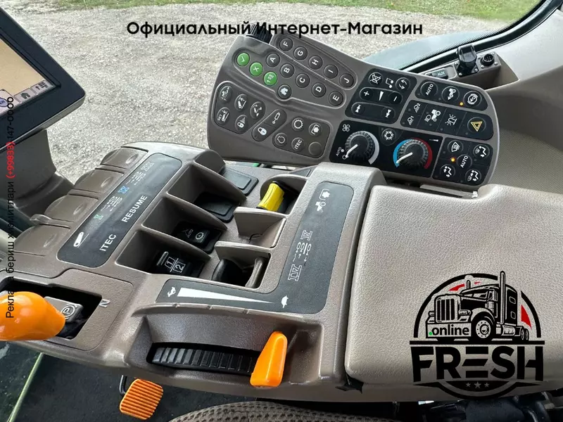 Колесный трактор John Deere 8335R