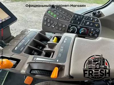 Колесный трактор John Deere 8335R