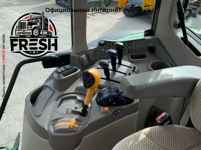 Колесный трактор John Deere 6155M