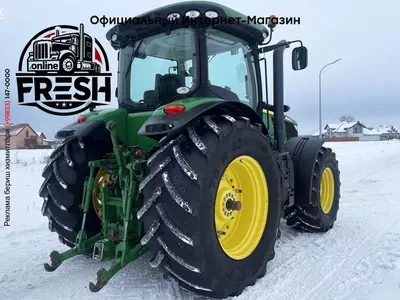 Колесный трактор John Deere 7200R