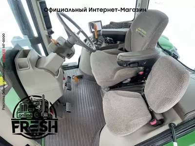Колесный трактор John Deere 7200R