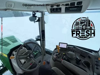 Колесный трактор John Deere 7200R