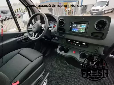 Микроавтобус Mercedes-Benz Sprinter 519
