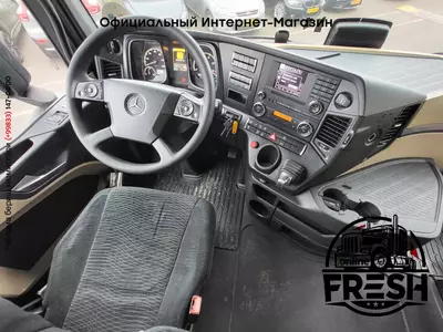 Mega тягач Mercedes Actros 1842 4X2