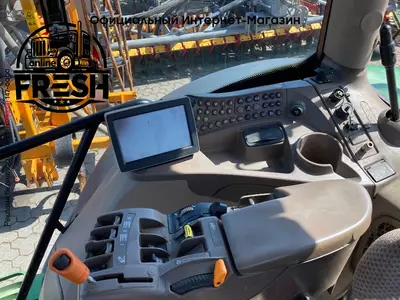 Колесный трактор John Deere 6170R