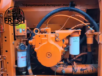 Гусеничный экскаватор Komatsu PC210 LC-8