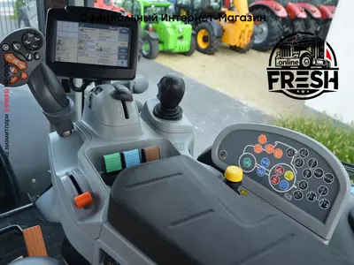 Колесный трактор New Holland T8.390