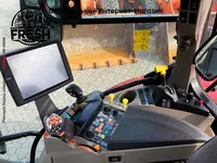 Колесный трактор Case IH Maxxum 150 Active Drive 8 Тракторы