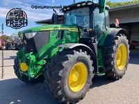 Колесный трактор John Deere 6R215