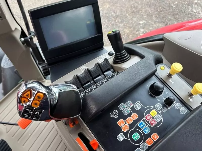 Колесный трактор Case IH Cvx 185 Puma