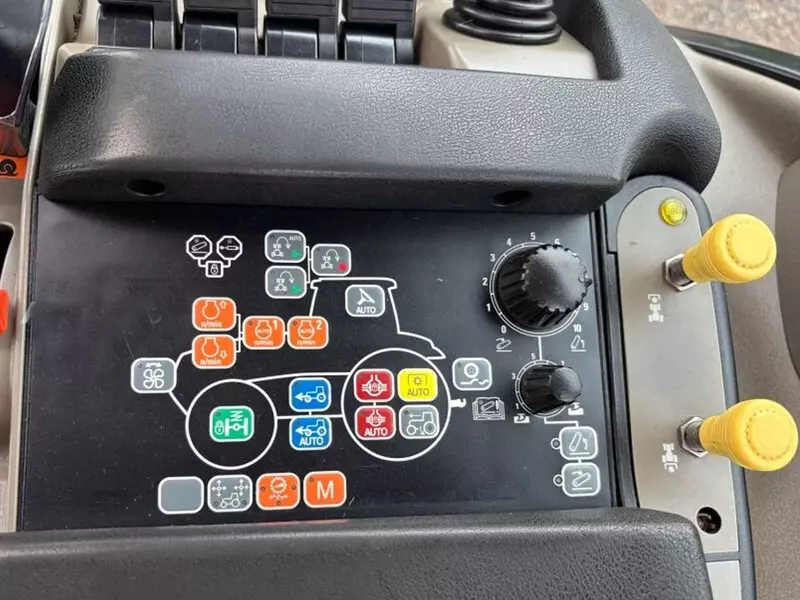 Колесный трактор Case IH Cvx 185 Puma