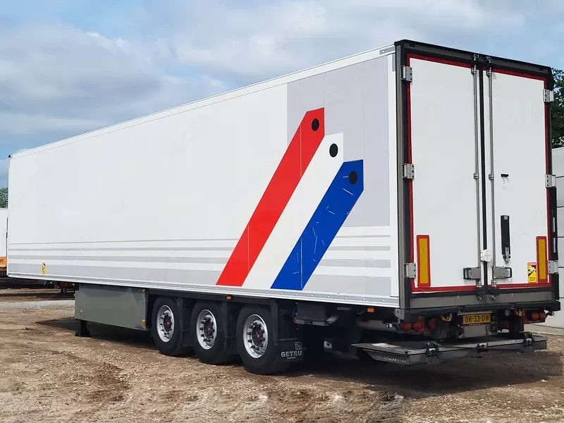 Полуприцеп-рефрижератор Schmitz Thermo King SLXi Spectrum