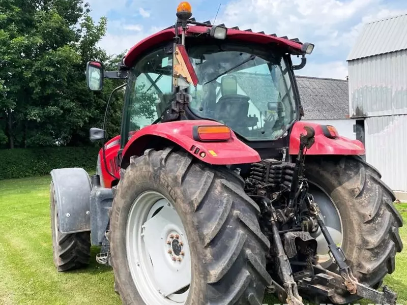 Колесный трактор Case IH 140.