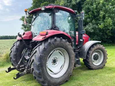 Колесный трактор Case IH 140.