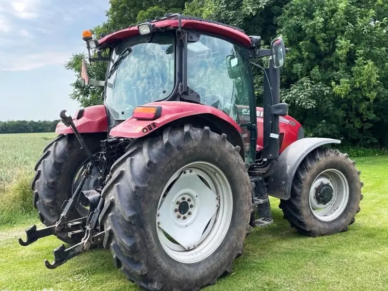 Колесный трактор Case IH 140.