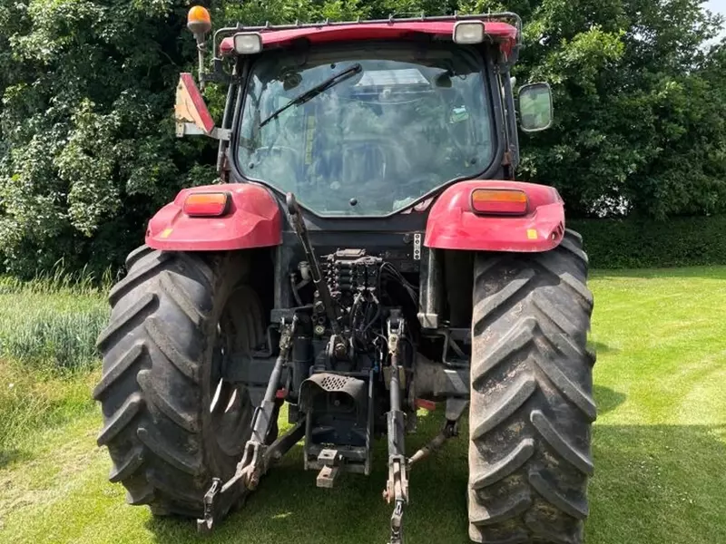 Колесный трактор Case IH 140.