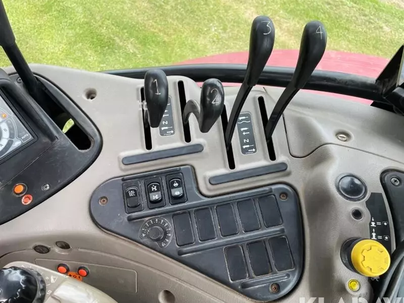 Колесный трактор Case IH 140.