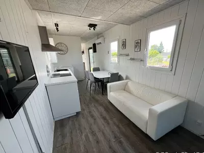 Прицепный дом на колесах Montracon Beboelsesvogn showroom.