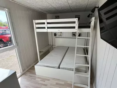 Прицепный дом на колесах Montracon Beboelsesvogn showroom.