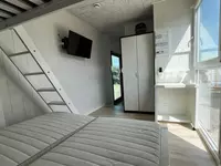 Прицепный дом на колесах Montracon Beboelsesvogn showroom. - Прицепы