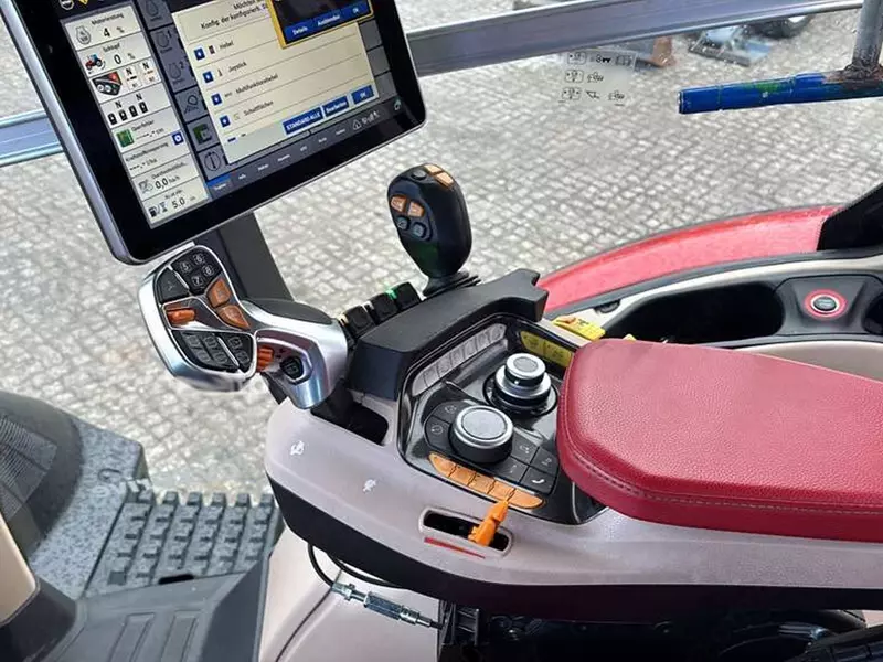 G‘ildirakli traktor Case IH OPTUM 300 CVX 0.