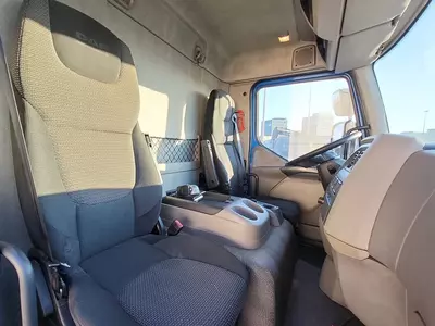 Автовоз DAF LF 180 4X2.