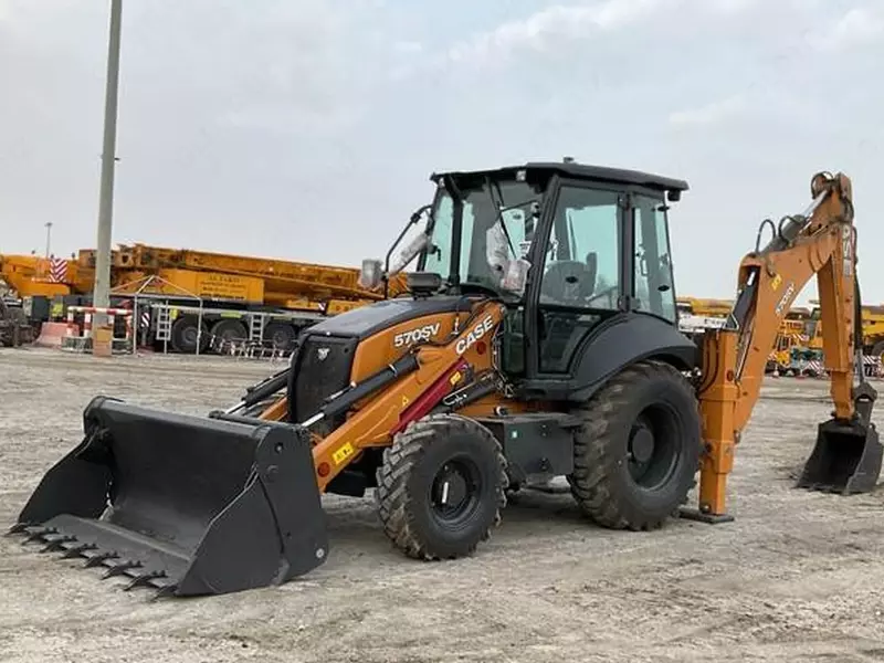 Экскаватор-погрузчик CASE 570SV.