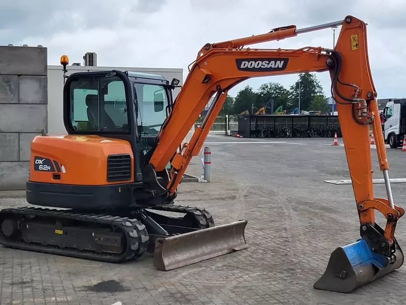 Мини-экскаватор Doosan DX62R-3.
