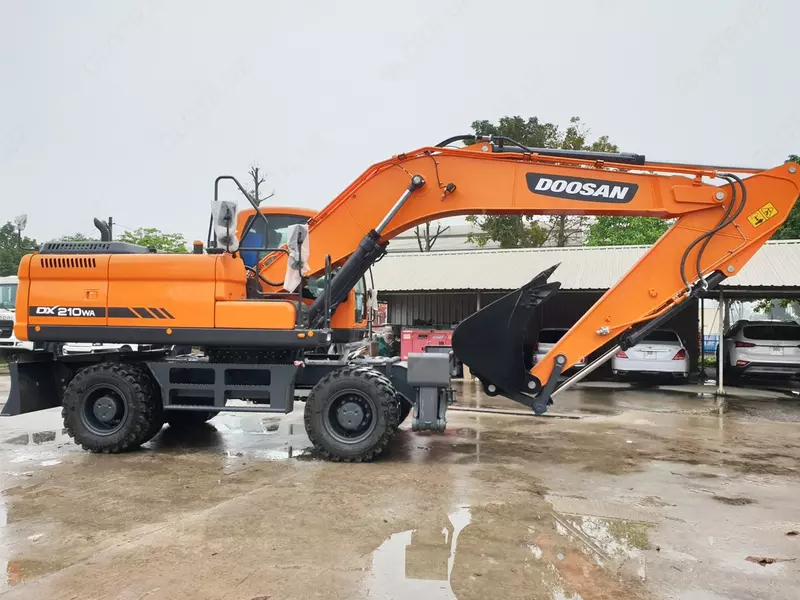 Колесный экскаватор Doosan DX210WA