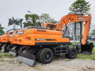 Колесный экскаватор Doosan DX210WA