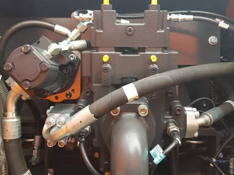 Колесный экскаватор Doosan DX210WA