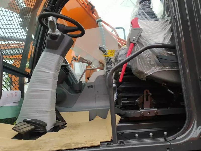Колесный экскаватор Doosan DX210WA