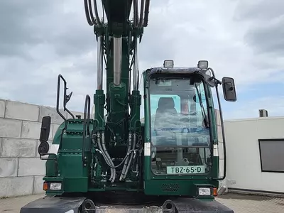G‘ildirakli ekskavator Hitachi ZX190W-5B