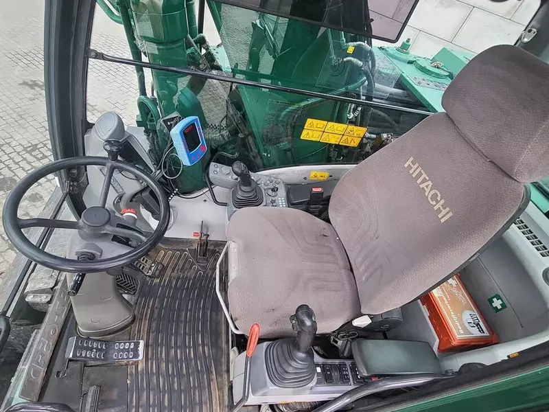 Колесный экскаватор Hitachi ZX190W -5B