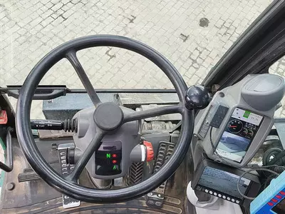 G‘ildirakli ekskavator Hitachi ZX190W-5B