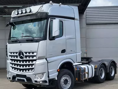 Тягач Mercedes Arocs 3363 6X4.