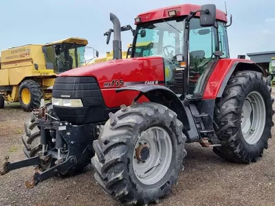 Колесный трактор Case IH MX135.