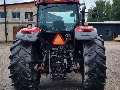 Колесный трактор Case IH MX135.