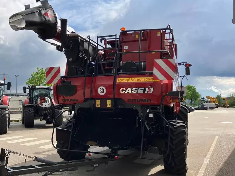 Зерноуборочный комбайн Case IH Axial Flow 6140 X-Flow